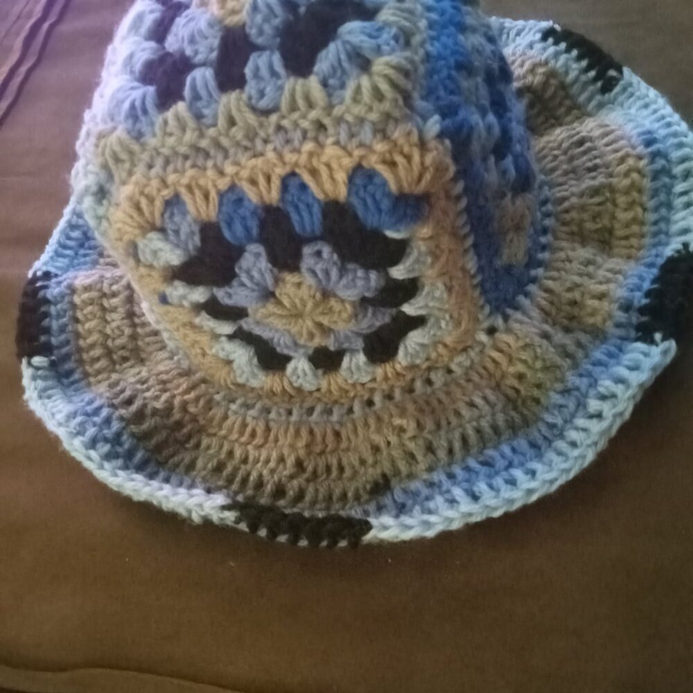 Handmade Crochet hat - Picture 4 of 4